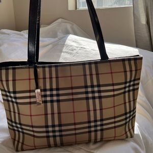 ❌SOLD!!❌ Burberry large tote/ shoulder bag